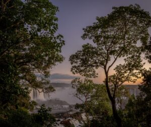 Pôr do sol nas Cataratas do Iguaçu