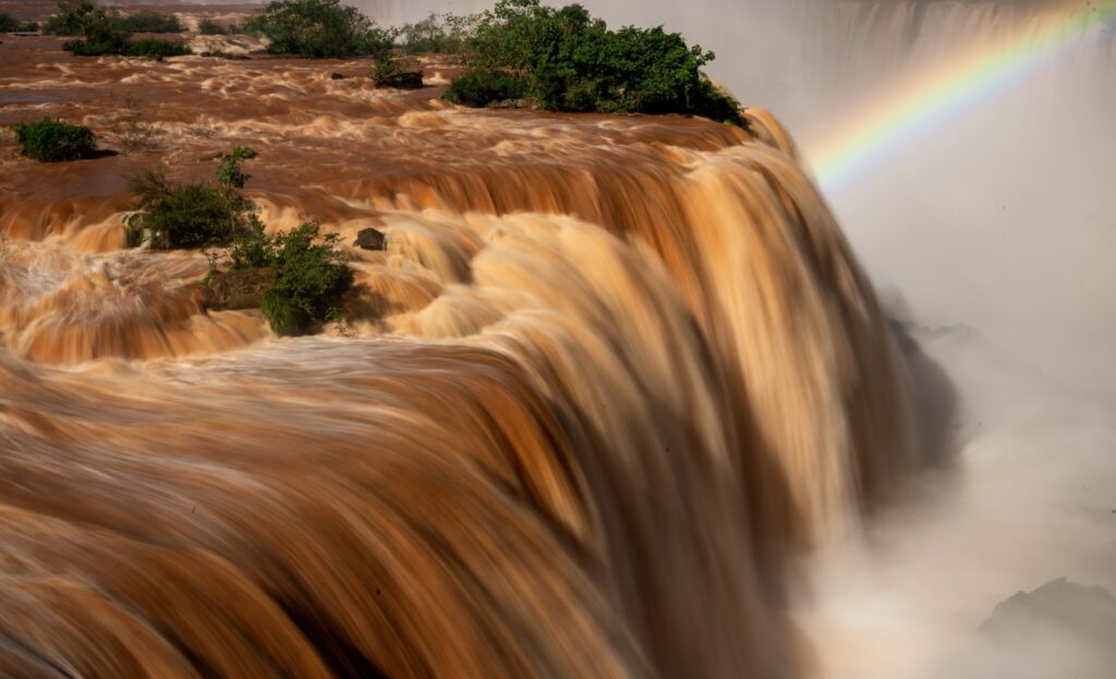 Vazão das Cataratas não tem ligação com as enchentes no Rio Grande do Sul