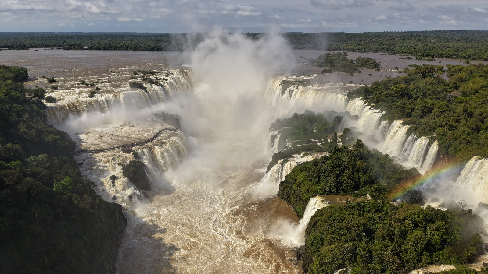 Iguazu Falls walkway closed due to increased flow