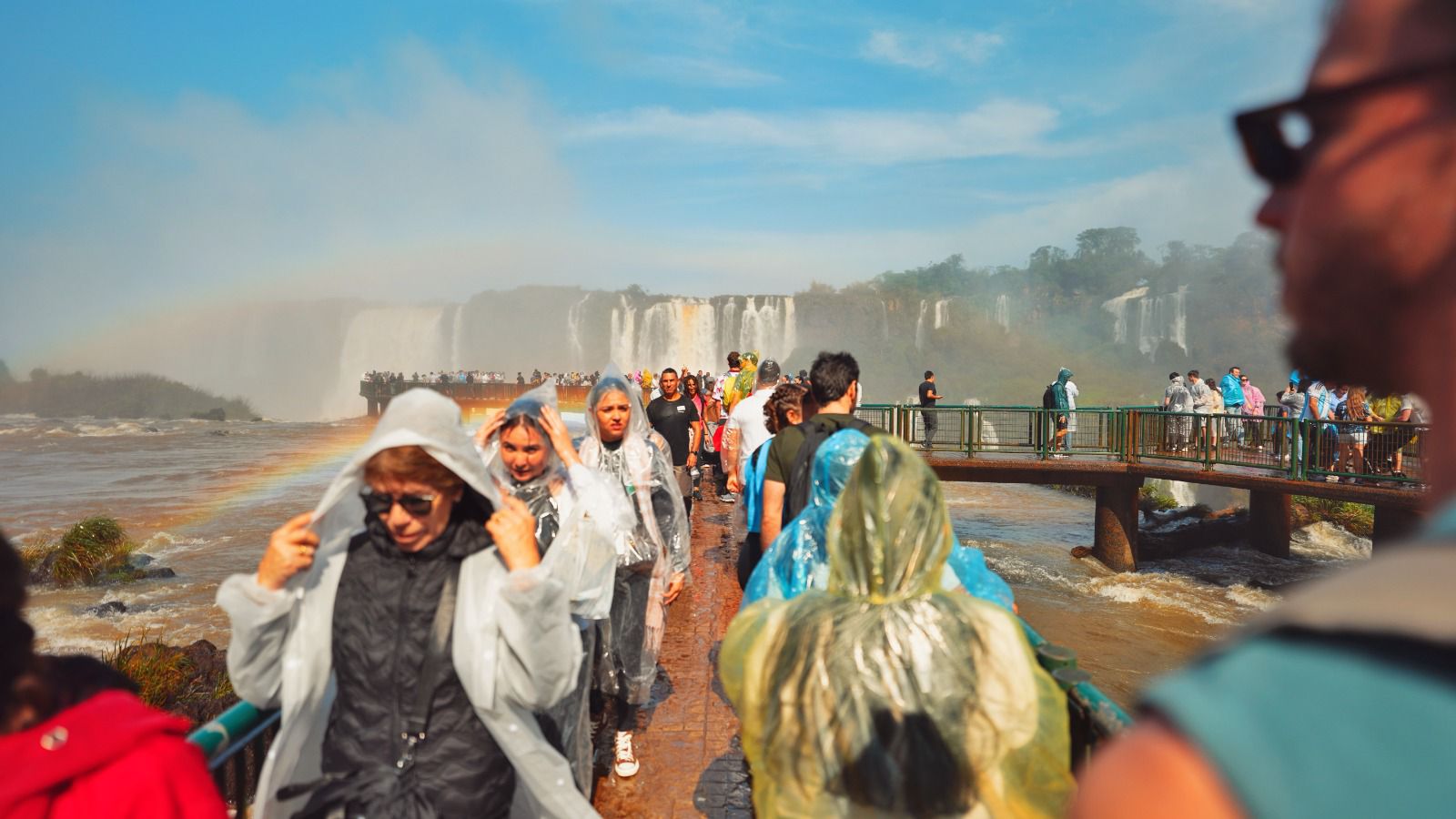 Parque de las Cataratas abre a las 12 h el domingo